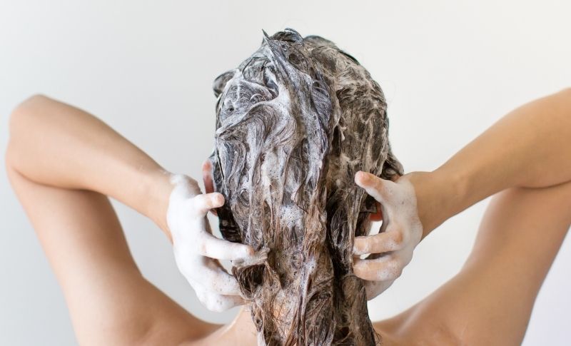 Cómo Tratar El Cabello Graso - Champús