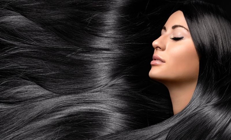 Enjuague para oscurecer el pelo