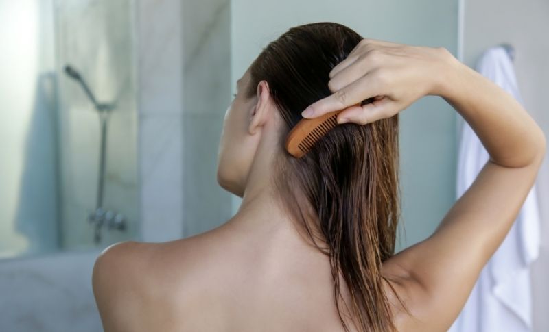 Como afecta la humedad en el cabello?