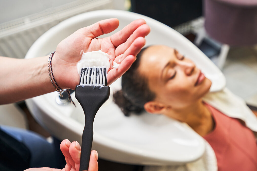 Efectos del Uso del Tinte para el Cabello en Problemas de Visión: Un Estudio de Caso