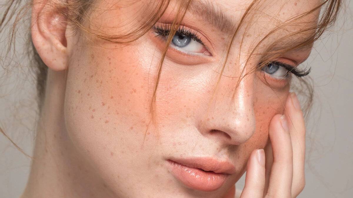 Boyfriend Blush: Estilo de Maquillaje Natural y Fresco