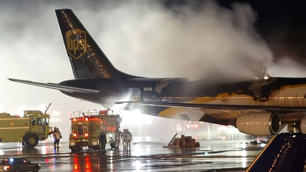 Transporte de Baterías de Ión de Litio en el Equipaje de Avión y Riesgo de Incendio