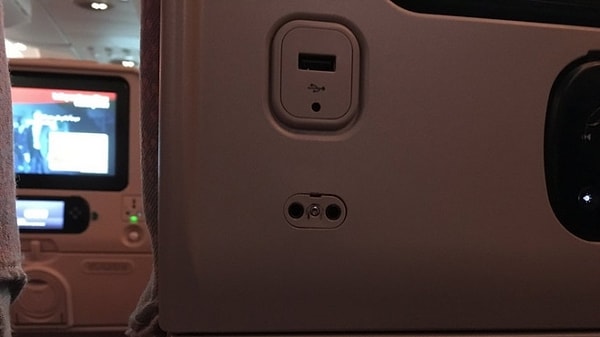 La importancia de los auriculares de doble entrada en los aviones