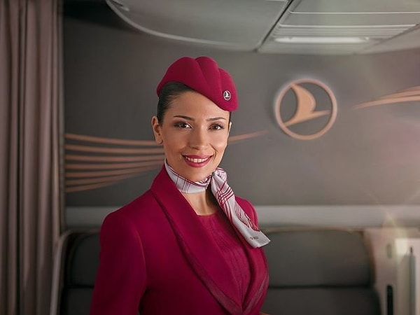 Advertencias importantes de los asistentes de vuelo en viajes en avión