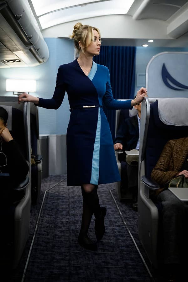 Advertencias importantes de los asistentes de vuelo en viajes en avión