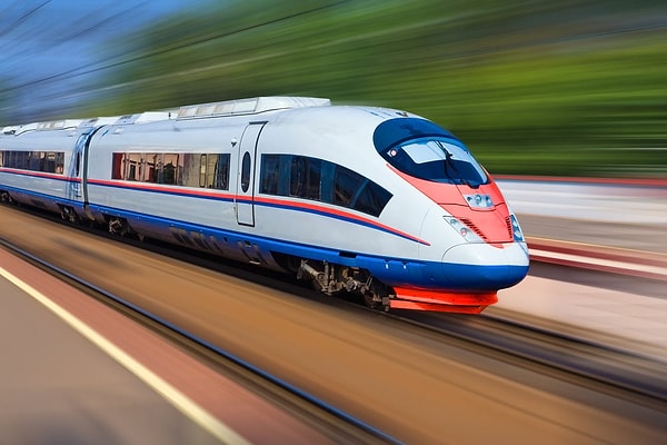 Tren y Ruedas de Vehículo: ¿Goma o Metal?